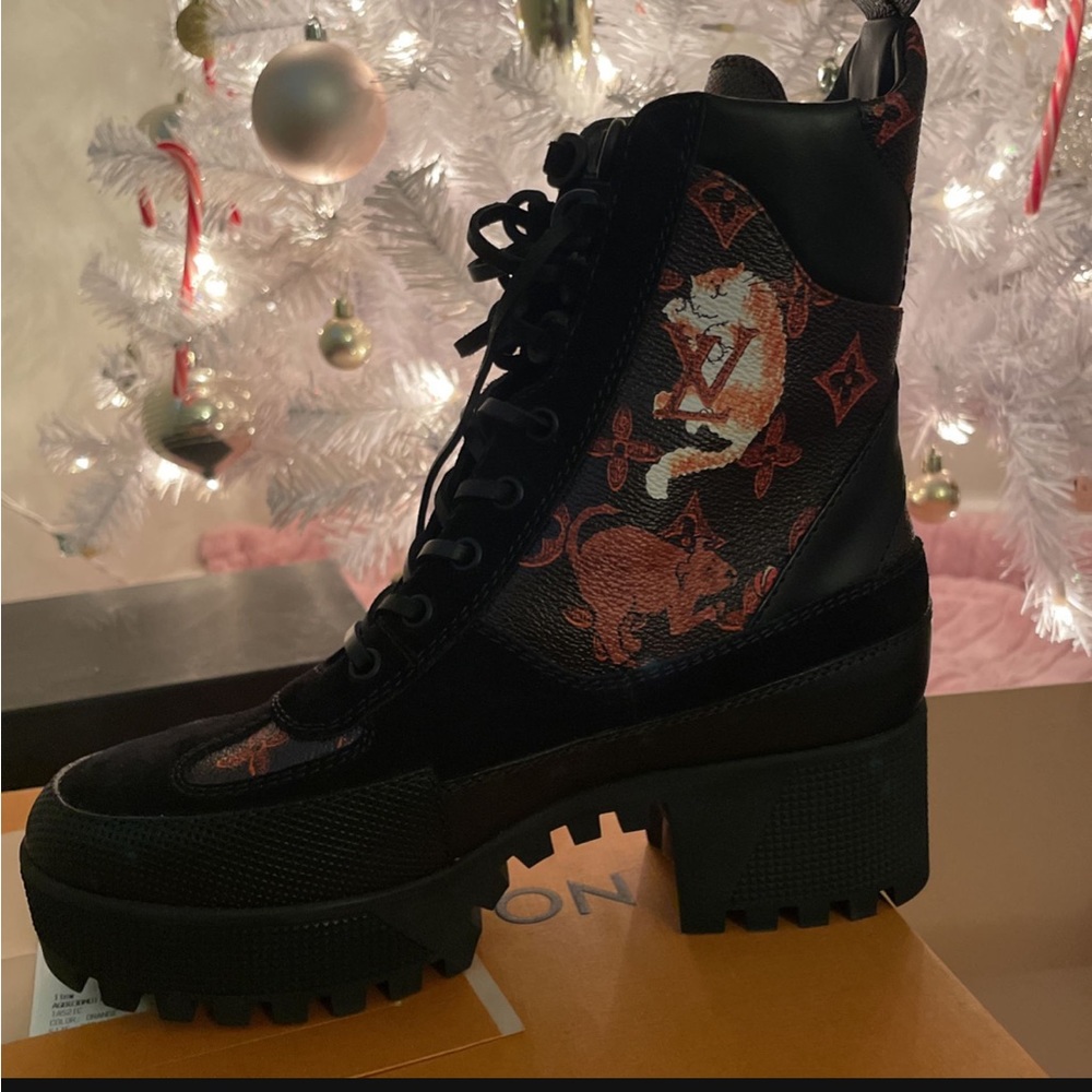 Louis Vuitton: Laureate Platform Desert Boot women’s size 36.5/6.5-7